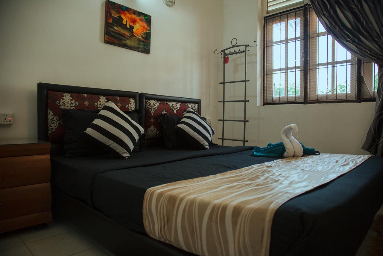 Yoyo Airport Hostel Negombo Buitenkant foto