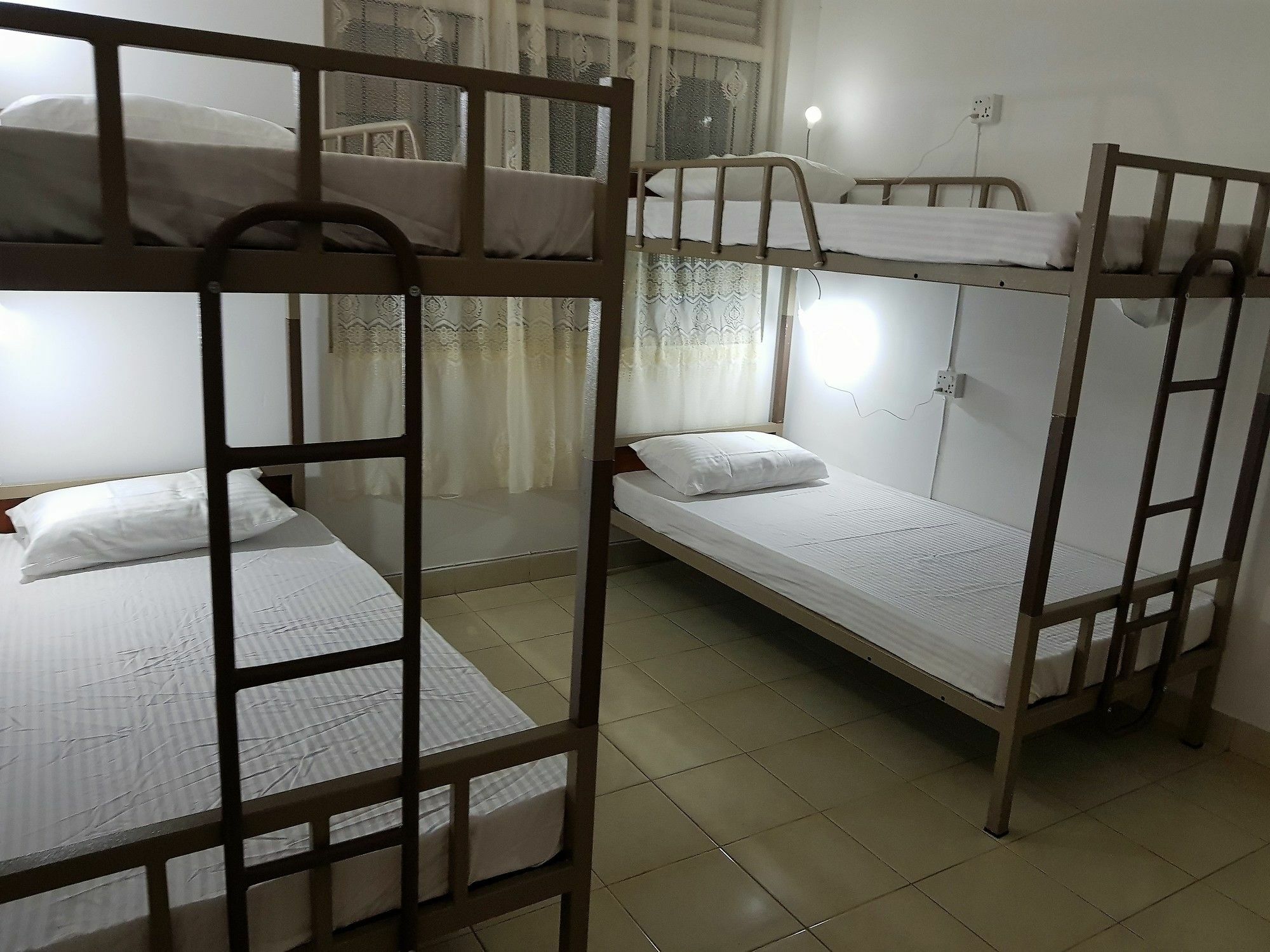 Yoyo Airport Hostel Negombo Buitenkant foto