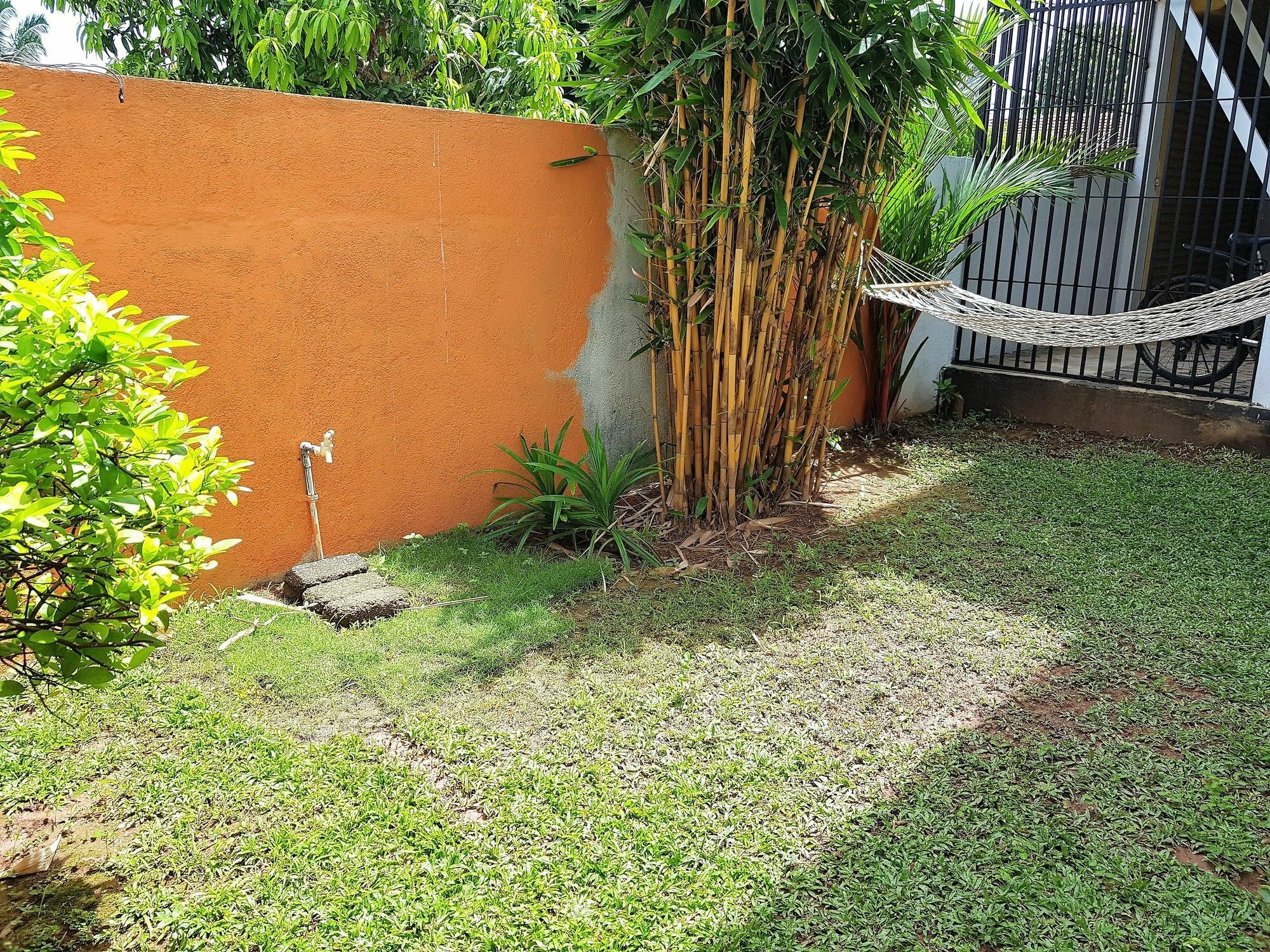 Yoyo Airport Hostel Negombo Buitenkant foto