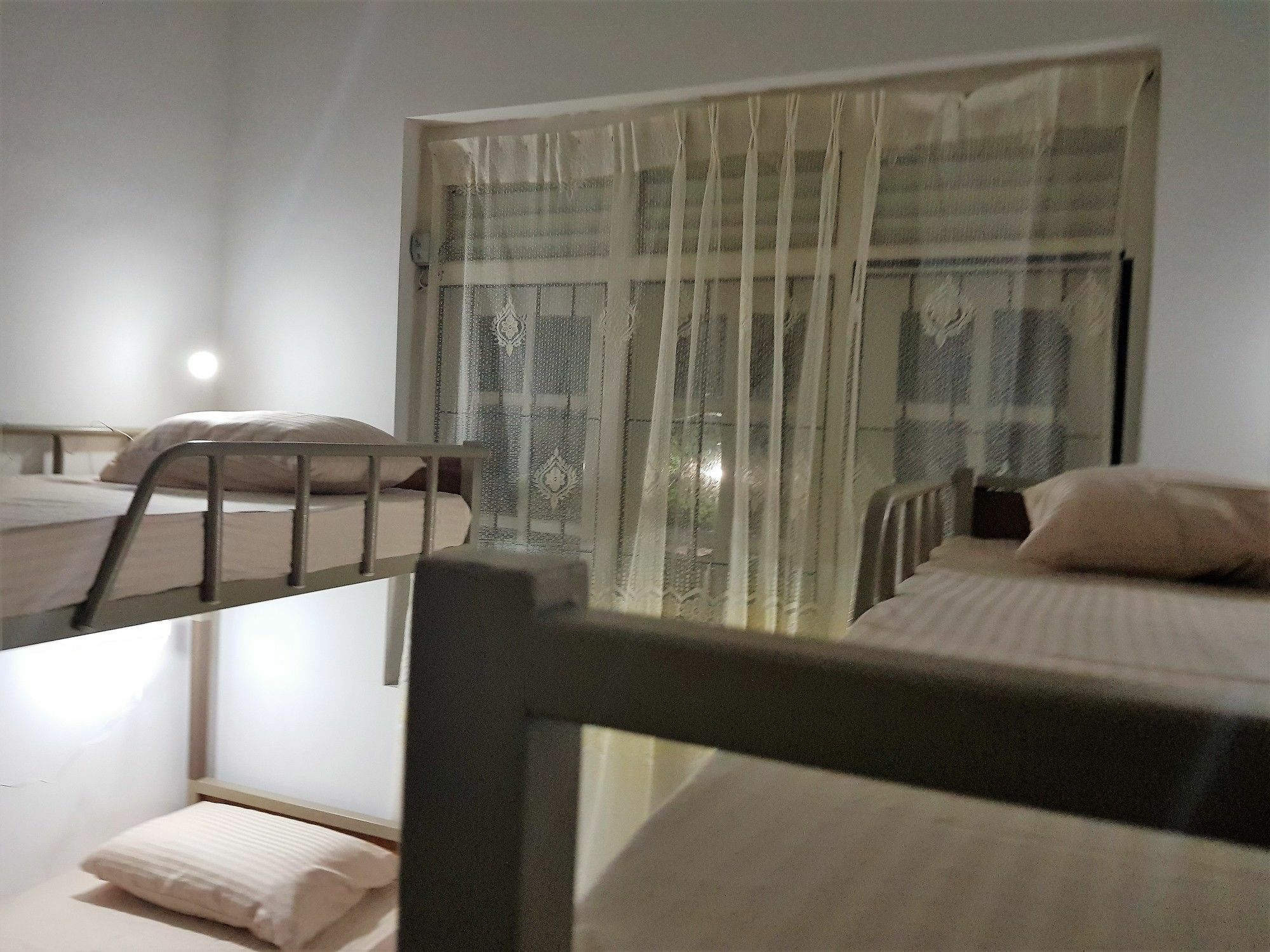 Yoyo Airport Hostel Negombo Buitenkant foto