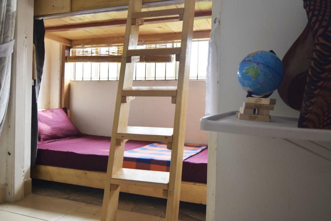 Yoyo Airport Hostel Negombo Buitenkant foto
